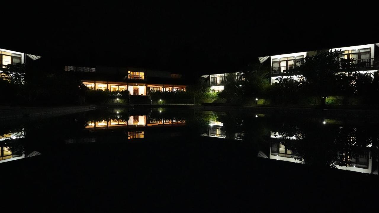 Отель Whispering Waters Malayattur Экстерьер фото