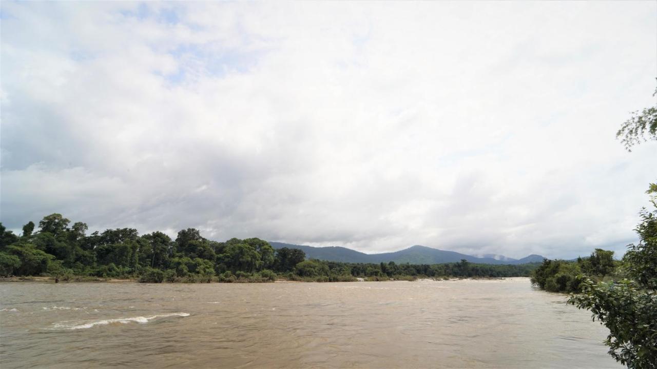 Отель Whispering Waters Malayattur Экстерьер фото